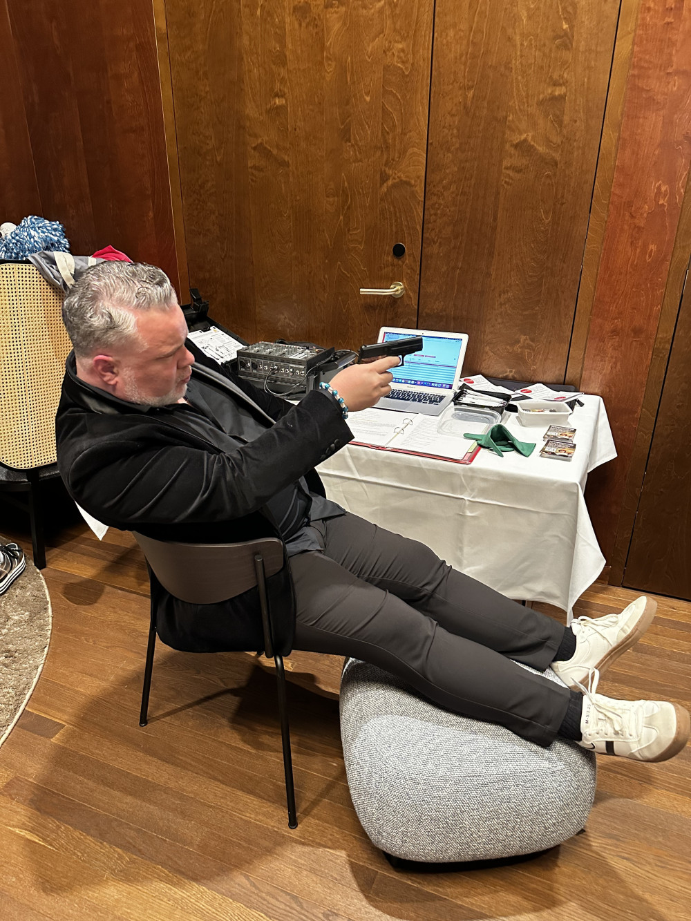 Peter Denlo als Abendspielleiter in Thun – ready to shoot...