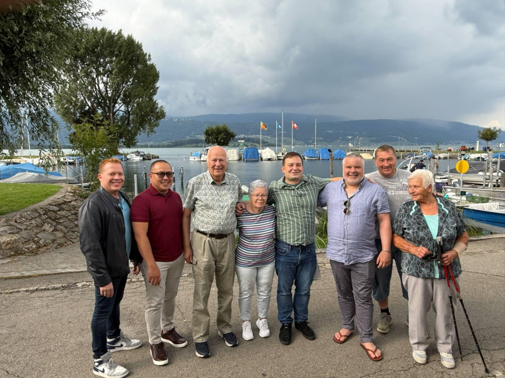 Christian Arroyo und Peter Denlo finden verschollene Verwandte am Bielersee.