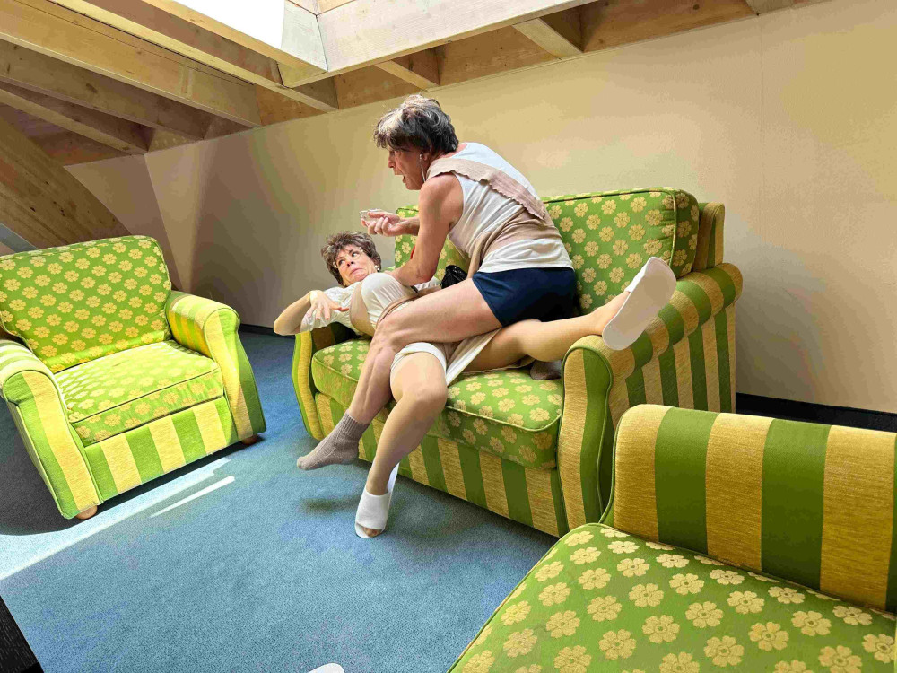 Mit Monika Michel in eindeutiger Stellung. «Tödliche Trauung», 2022.