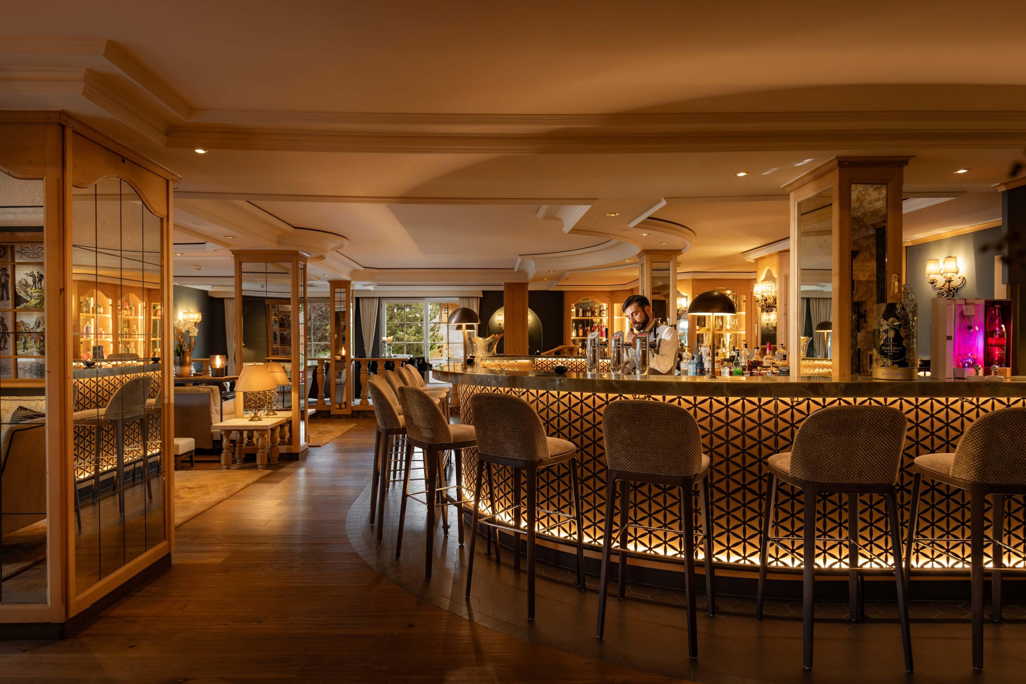 Schweizerhof grindelwald bar 01